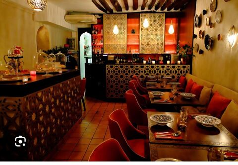   84000 AVIGNON - RESTAURANT 120 m², TERRASSE 