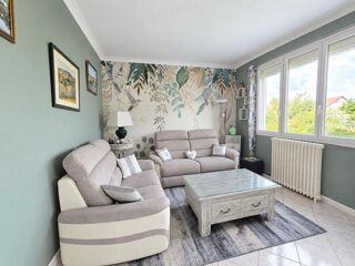 Vente Maison Maison individuelle avec 4 chambres, véranda et magnifique jardin - 175 M2 utiles Brou sur chantereine
