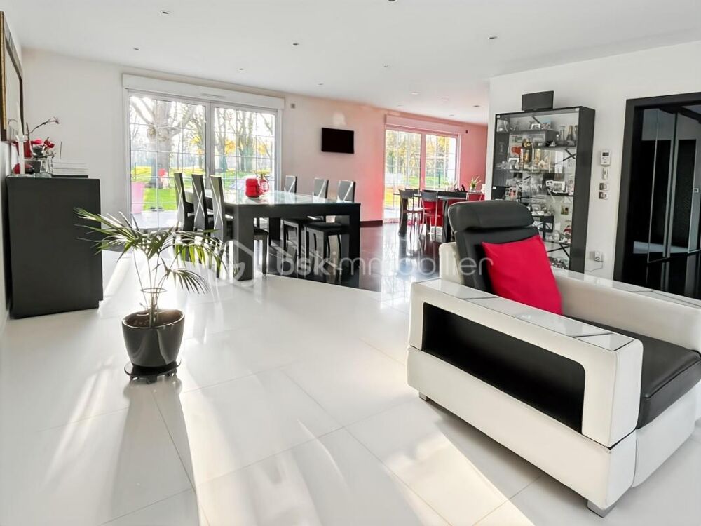 Splendide maison contemporaine 7 pièces - avec vue sur le Golf d'Ormesson