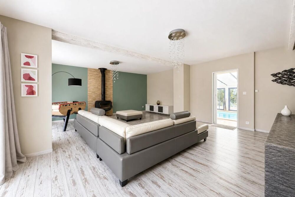 Vente Maison Maison de 8 pièces de 335 m² à Montlandon Montlandon