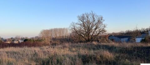   Terrain à vendre de 8 360,00 m² SAINTE CATHERINE DE FIERBOIS (37) - Terrain de 8360 m² en zone commerciale, avec vue sur la RD 9 
