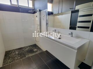  Maison  vendre 5 pices 210 m