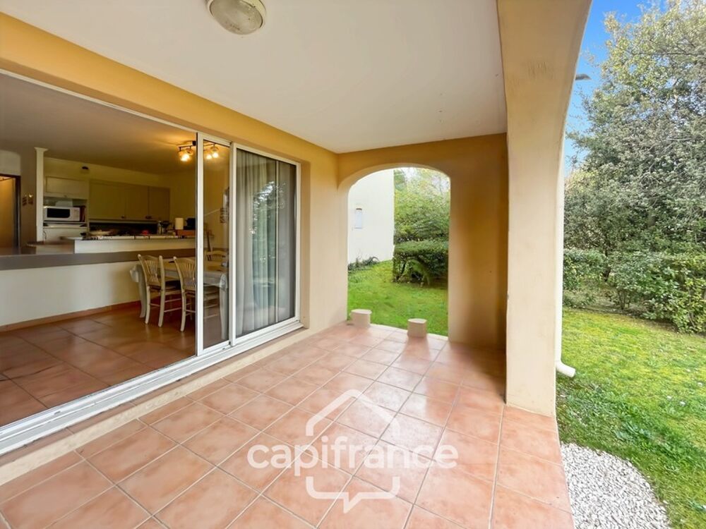 Domaine et golf de Pont Royal, appartement rare en angle et en rez-de-jardin de 42 m2 , 1 chambre double et une chambre lits sup