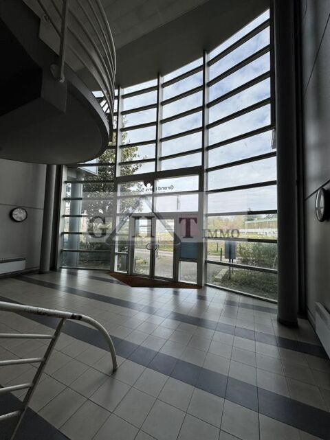 Bureau - 170m&sup2; - Grigny 370000 91350 Grigny