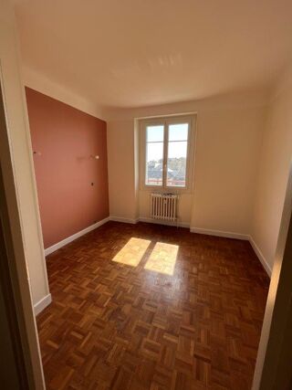  Appartement  louer 4 pices 93 m