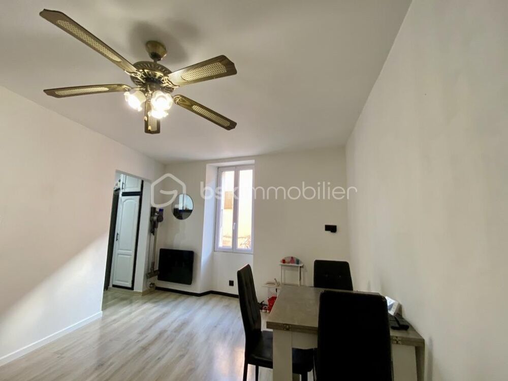 Maison de 103 m2 située en plein coeur du village - 6 pièces  fort potentiel d'aménagement