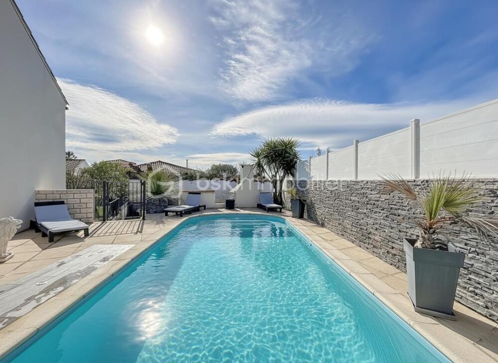 *** CHARMANTE VILLA DE 130 m² AVEC PISCINE ET GARAGE  COURNONSEC ***