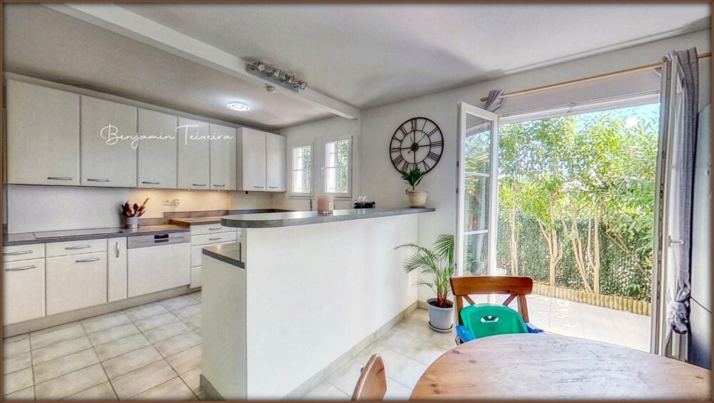 Vente Maison Maison Roquebrune Sur Argens 6 pièce(s) 96 m2 - 4 chambres dont 1 de plain-pied + Parking privé Roquebrune sur argens