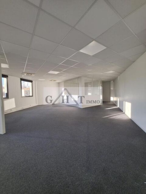 Bureau de 85 m&sup2; avec terrasse privative 3550 91300 Massy