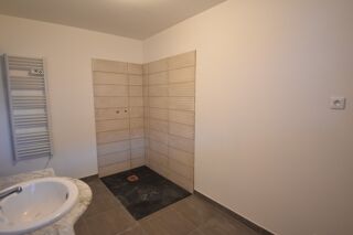  Immeuble � vendre 10 pi�ces 196 m�