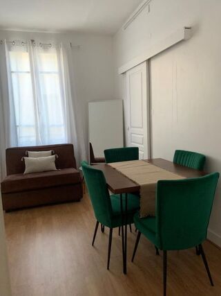  Appartement à louer 3 pièces 40 m² Puteaux