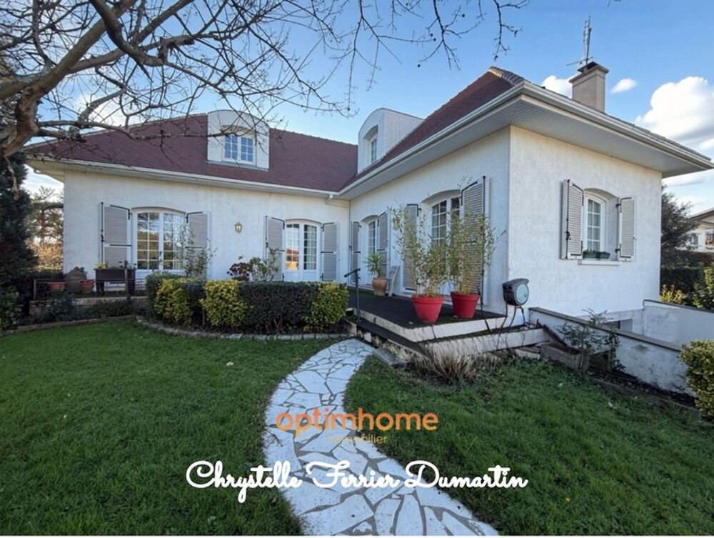 Maison familiale 180 m² -Véranda 30 m2- 4 chambres- Sous-sol 100 m²-Terrain 1493 m2