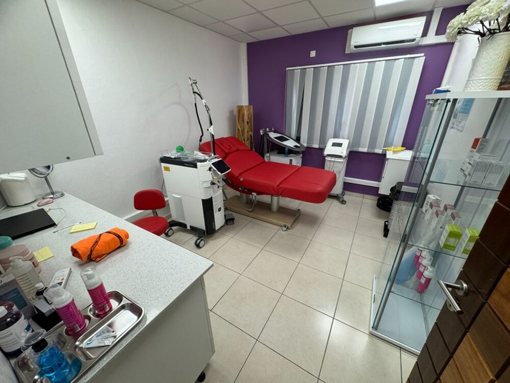 Vente Immeuble Magnifique immeuble d'investissement cabinet médical / appartements T2 Cayenne