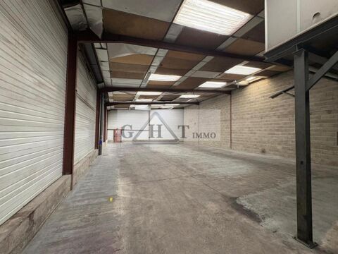 ENTREPOT 420 M² A LOUER A VAUX LE PENIL 2650 77000 Vaux le penil