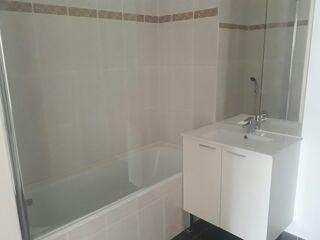  Appartement à louer 3 pièces 60 m²