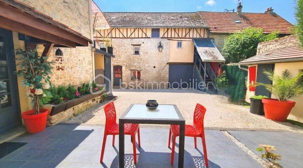 Vente Maison Maule Plein Centre – Maison de charme 246 M²+ Plateau brut 70 m² (Bureaux / Pro / Appartement) Maule