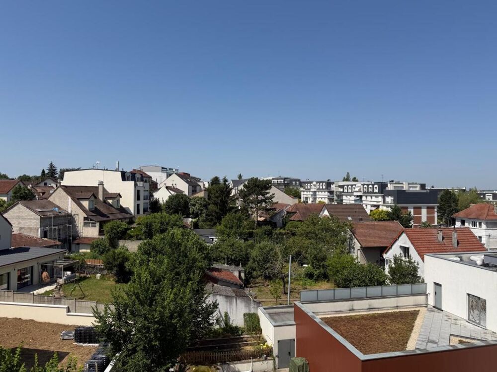 Vente Appartement DERNIER ÉTAGE 4 PIÈCES AVEC TERRASSE DE 50M2 ET PARKING AU CALME SUR JARDIN Noisy le grand