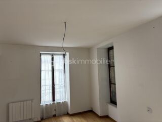  Immeuble à vendre 15 + pièces 600 m²