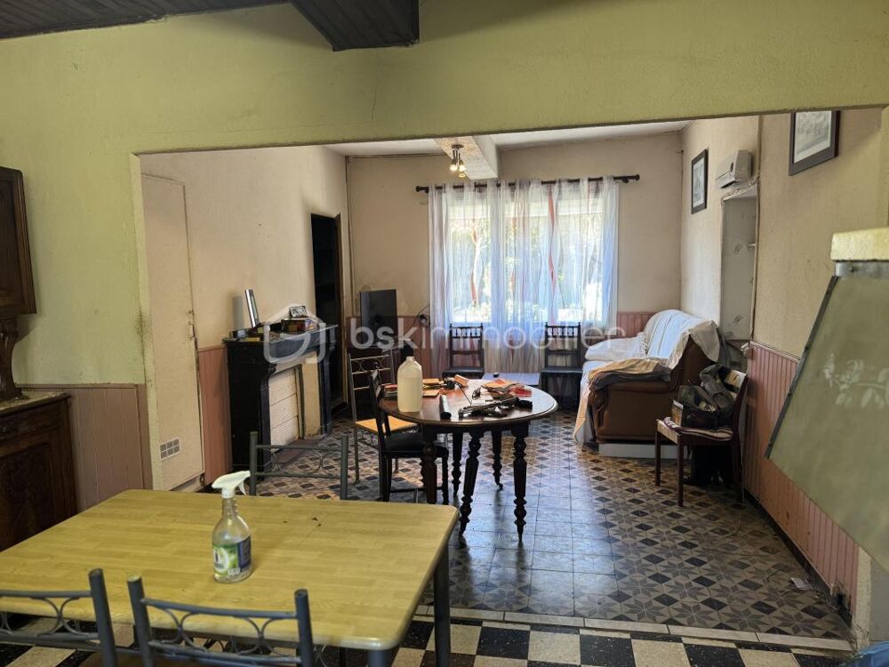 Vente Maison **MAISON DE VILLE À RÉNOVER – ENVIRON 147 M² HABITABLES – NOMBREUSES DÉPENDANCES – PETIT ESPACE EXTÉRIEUR** Lezignan corbieres