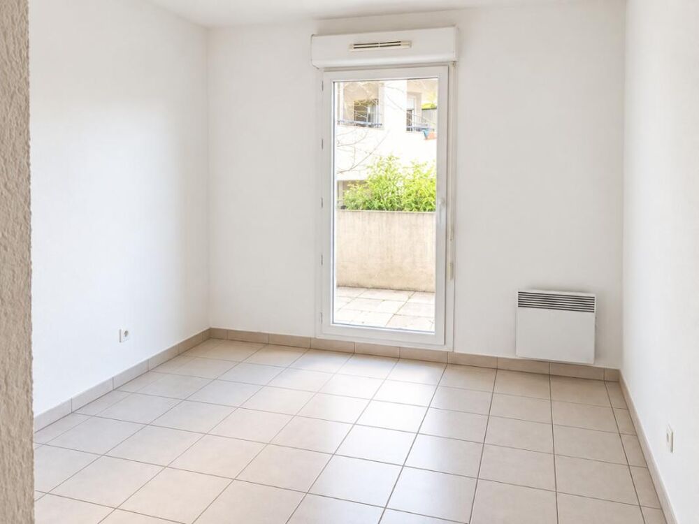 Location Appartement Appartement avec parking et balcon à LA SEYNE SUR MER La seyne sur mer