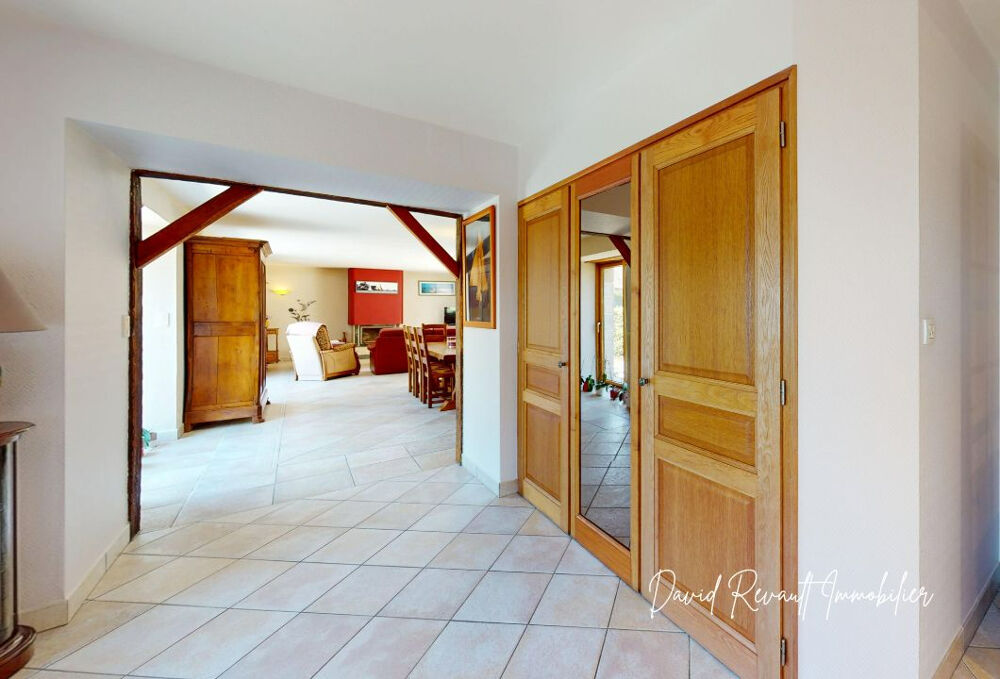 Vente Maison Maison Elven 8 pièce(s) 210 m2- Authentique longère en pierre avec terrain de 3 000 m² (en cours de bornage) ! Elven