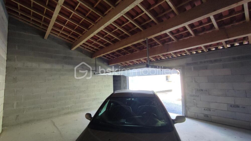 Vente Parking/Garage EXCLUSIVITÉ – Garage récent de 60 m² avec atelier Mauze sur le mignon