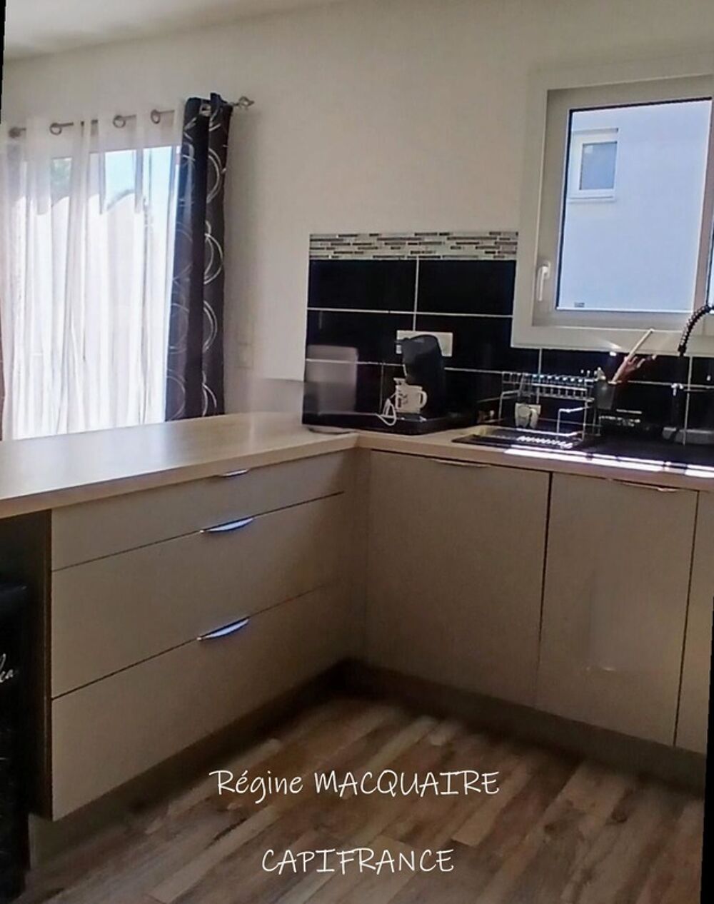 À vendre  Pavillon récent de plain-pied (RT2012) : 4 pièces, 3 chambres, 1 259 m² de terrain, 44 m² de combles aménageables  V