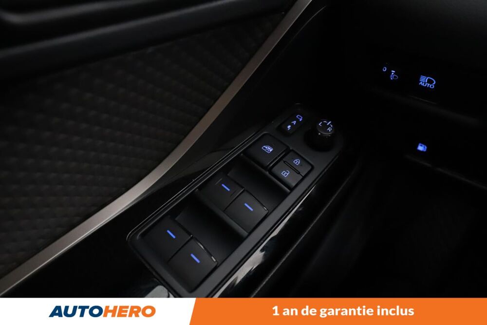C-HR 1.8 Hybride Distinctive 122 ch 2020 occasion 92130 Issy-les-Moulineaux