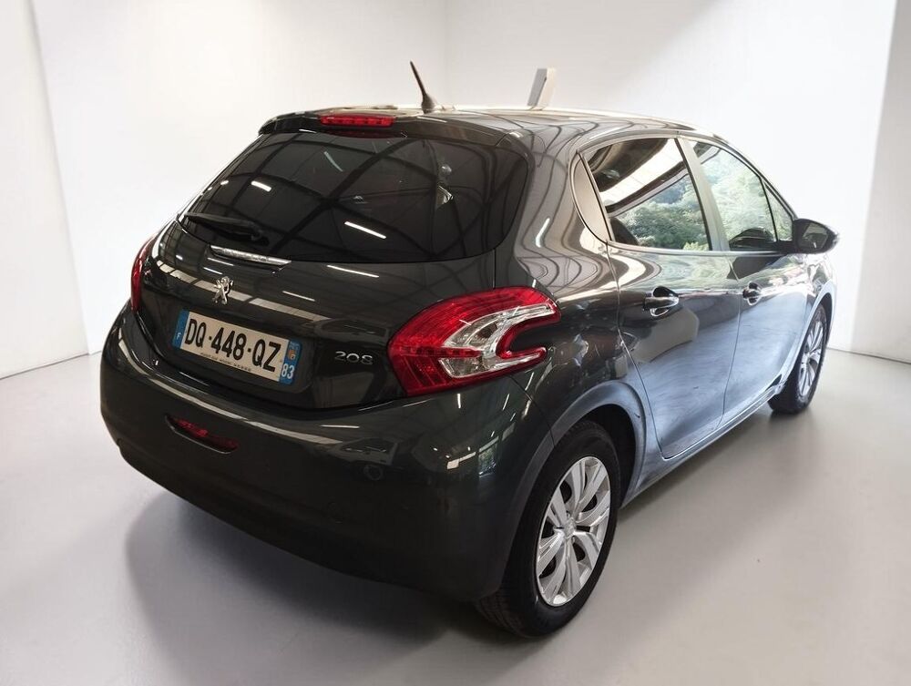 208 1.2 VTI 82 STYLE 5P 2015 occasion 06640 Saint-Jeannet