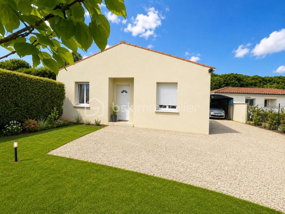 Maison de plain-pied 76 m²  2 chambres  Jardin de 668 m²  Vendue louée  Rétaud
