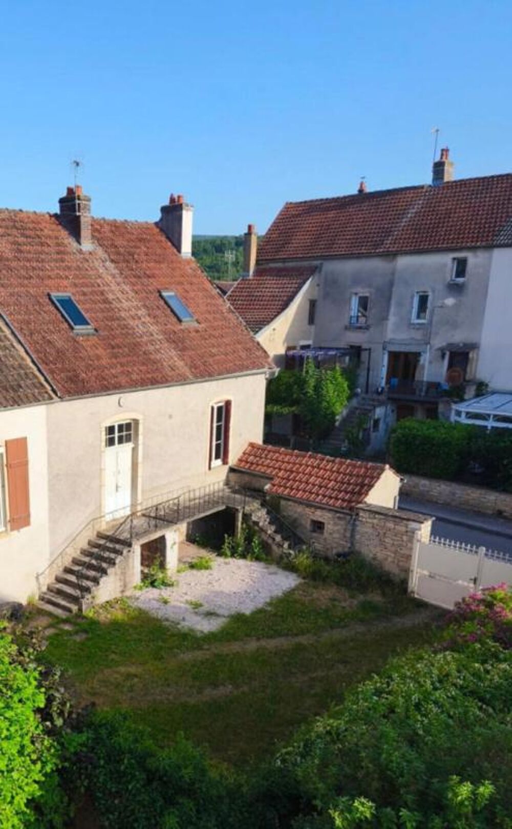 Maison ancienne de 4 pièces 92.11 m2 avec jardin clos