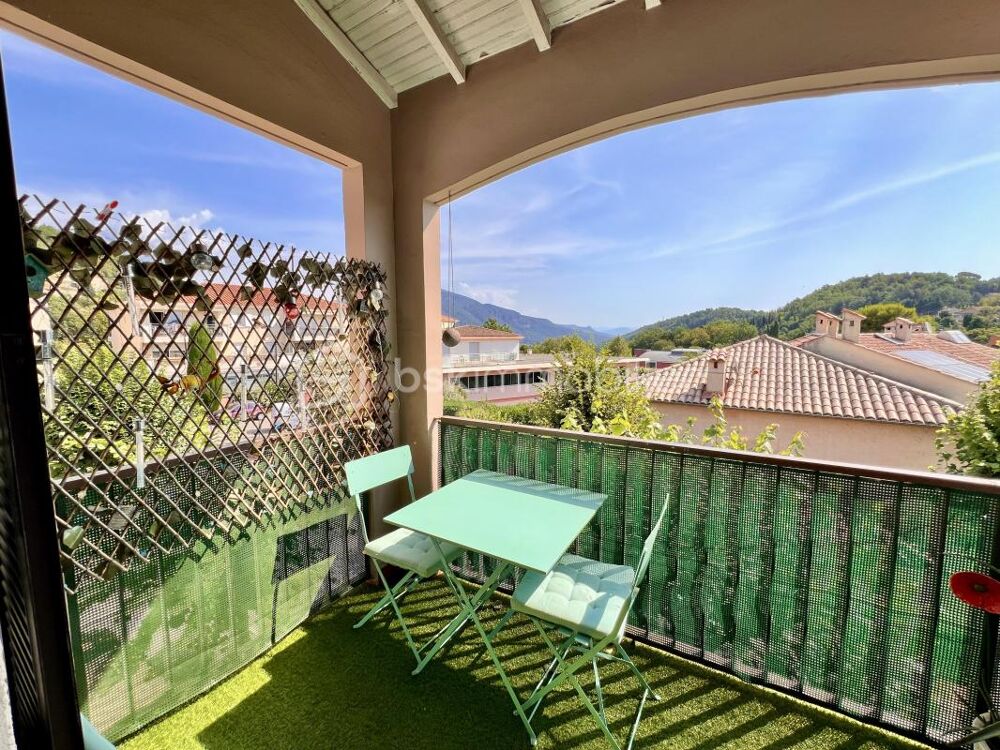 3P- PLACE DES PINS -TOUT A PIED- DERNIER ÉTAGE - BALCON - CALME