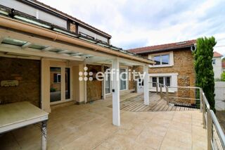  Maison à vendre 10 pièces 206 m²