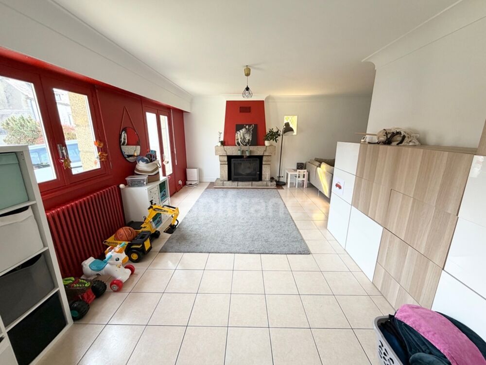 EXCLUSIVITÉ - Maison de ville à vendre 6 pièces à Chateauneuf-du-faou (29) DPE D