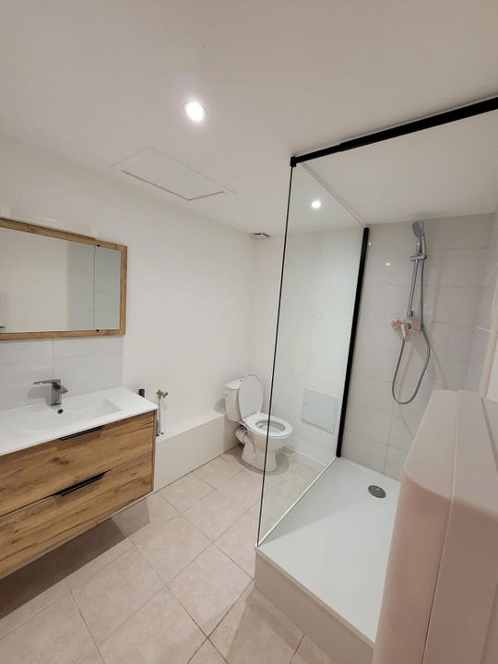 Location Appartement Studio de 38m2 à louer sur Castries Castries
