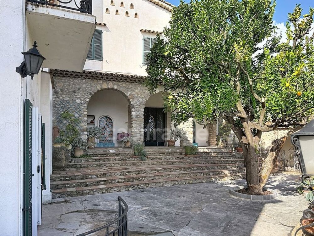 à vendre  Maison Cagnes-sur-Mer (06800)