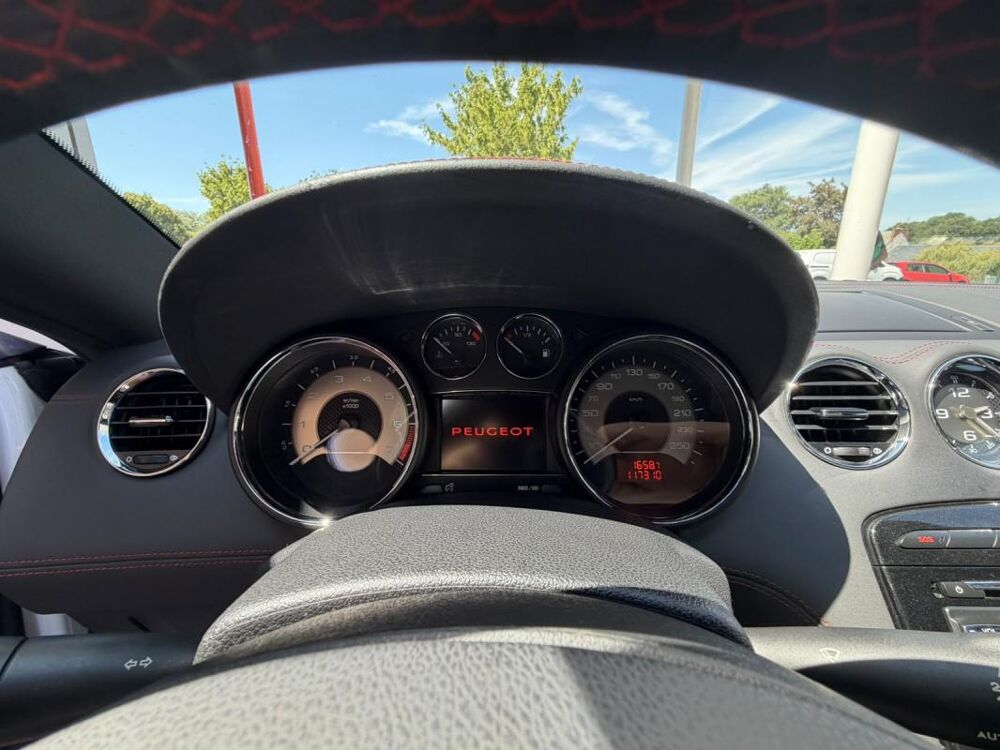 RCZ GT-Line 1.6 THP 200Ch Nacr&eacute;- Garantie 6 Mois / Reprise possi 2015 occasion 36300 Le Blanc