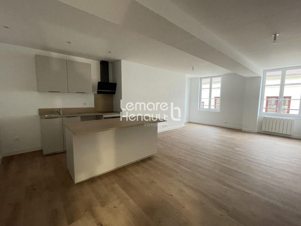 Location Appartement Proximité immédiate Commerces, Apt F2 parfait état, 59.07 m² Dreux