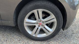 F-PACE 2.0 180 AWD R-Sport - Entretien constructeur Toit ouvrant 2017 occasion 20200 Bastia