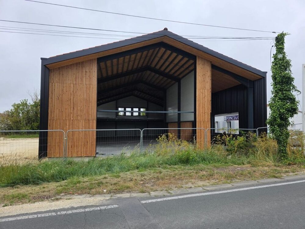   ST-PIERRE D'OLERON (17), A VENDRE emplacement N°1, Grand Bâtiment commercial neuf 396m² sur terrain 1.250m² 