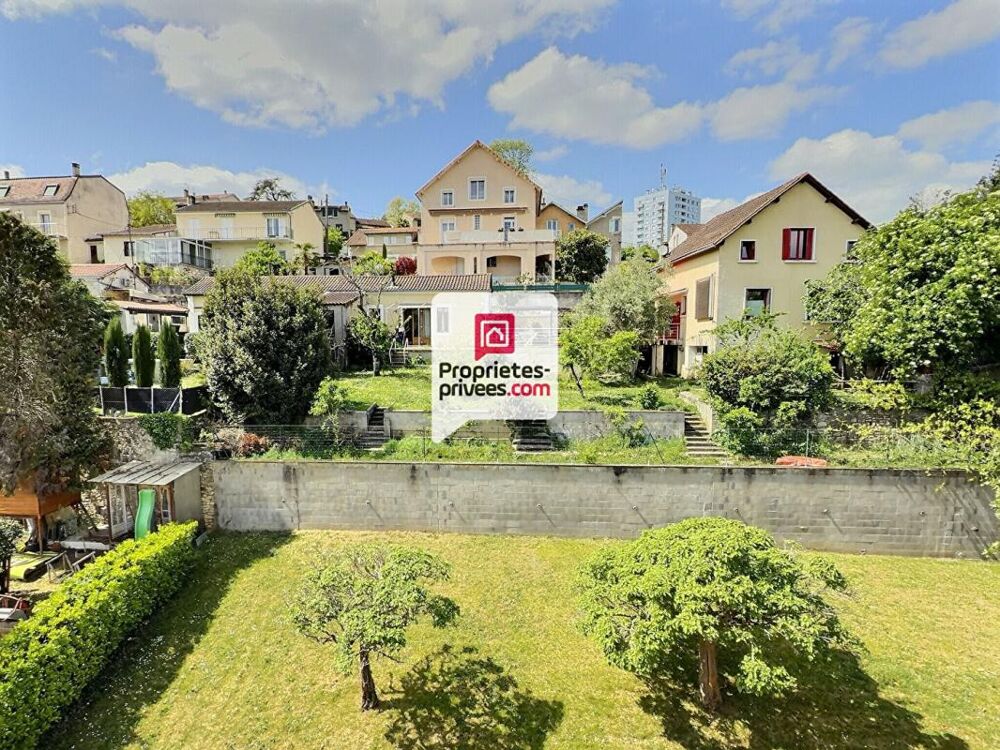 Appartement T4 d'env. 111m2 avec 3 ch., ascenseur et parking couvert dans secteur prisé sur PERIGUEUX (24000)