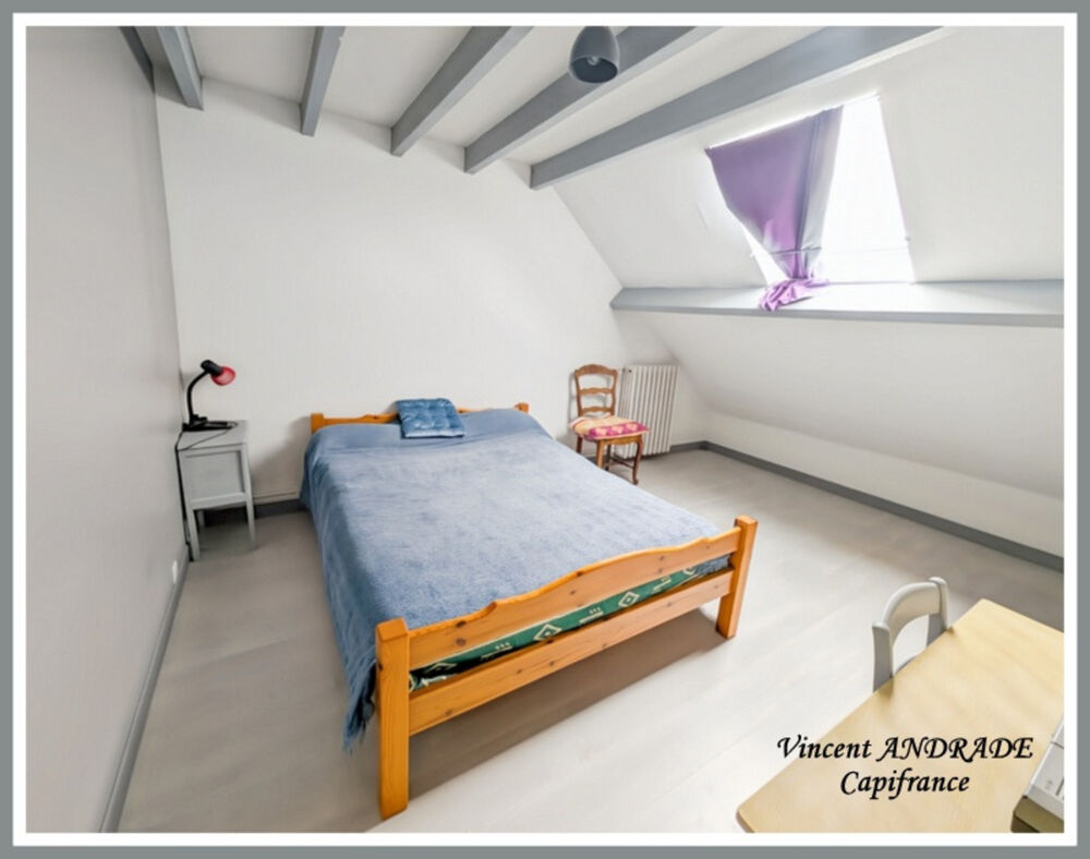Maison traditionnelle 165 m² - 6 chambres - Sous-sol total 130 m² hauteur 2,42 m - Terrain 891 m²