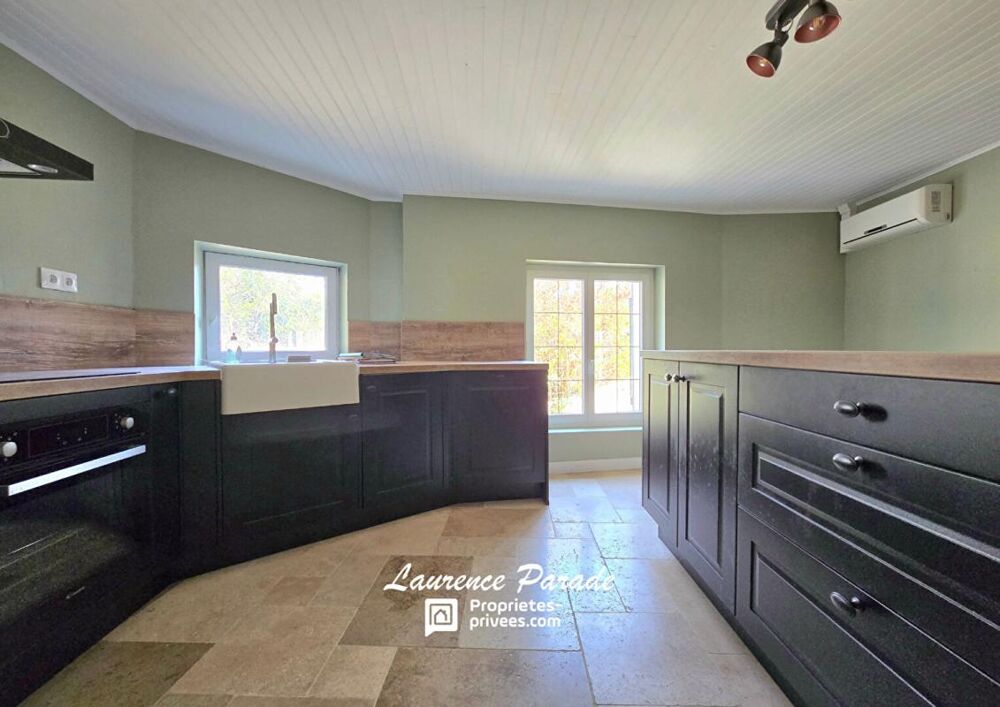 Maison 158m² en pierre, dépendance , terrain, ruisseau