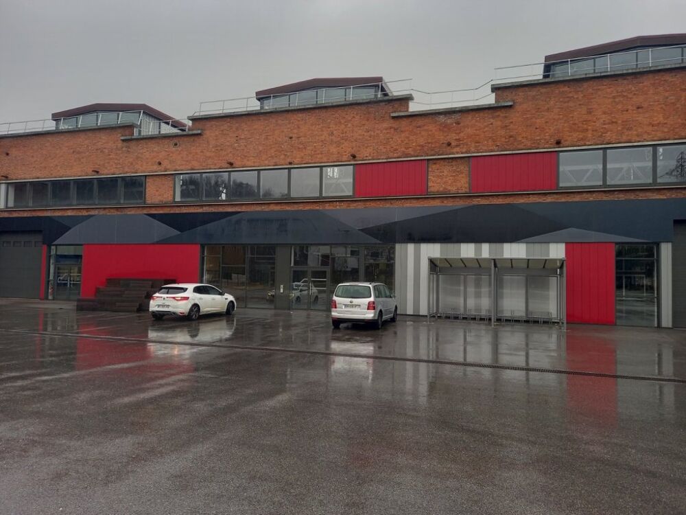   À Louer : Local d'Activité de 5000 m² à Sochaux 