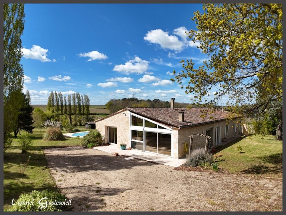 Maison 6 pièces 225 m² · à Les Leves Et Thoumeyra... · 225 m² · 370 000 €
