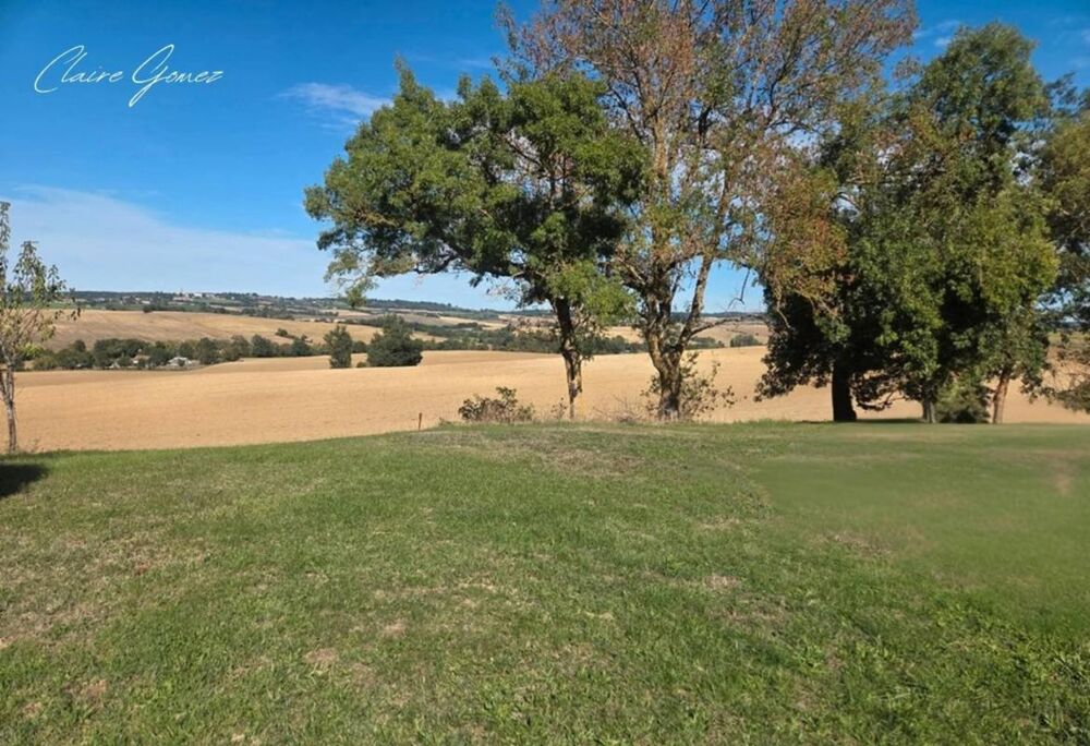 Vente Terrain Terrain constructible de 2 700 m² avec vue dominante – À 3 min de Cologne (32) Cologne