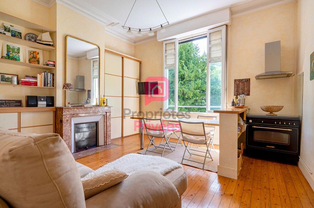 ARCACHON - Appartement de caractère avec jardin privatif au sein d'une remarquable villa Arcachonnaise