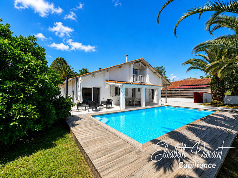 ONDRES  Villa familiale de style basco-landais avec piscine