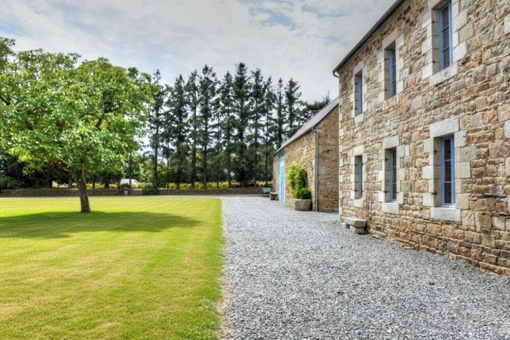 Vente Propriété/Château Manoir proche Penvenan  630 m2, 17 pièces, 12 chambres Penvenan