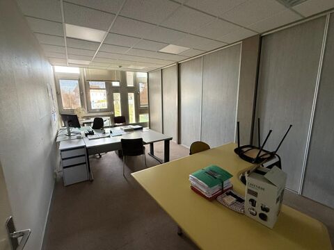   03400 YZEURE - BUREAUX  250 m² 